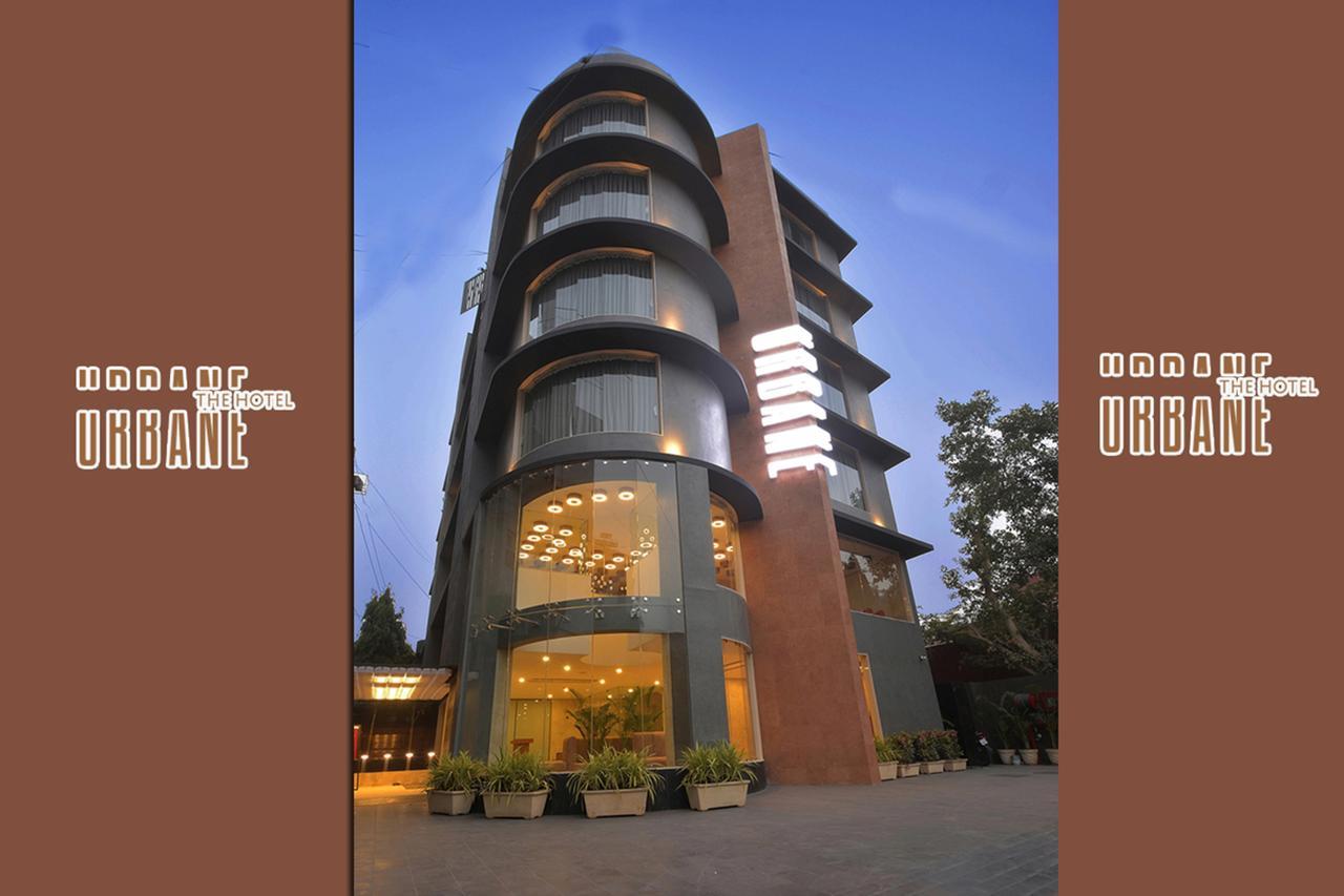 Urbane The Hotel Ахмедабад Екстериор снимка